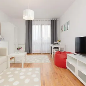 Apartament Wola Oasis - Cosy Near Metro Station, Warszawa